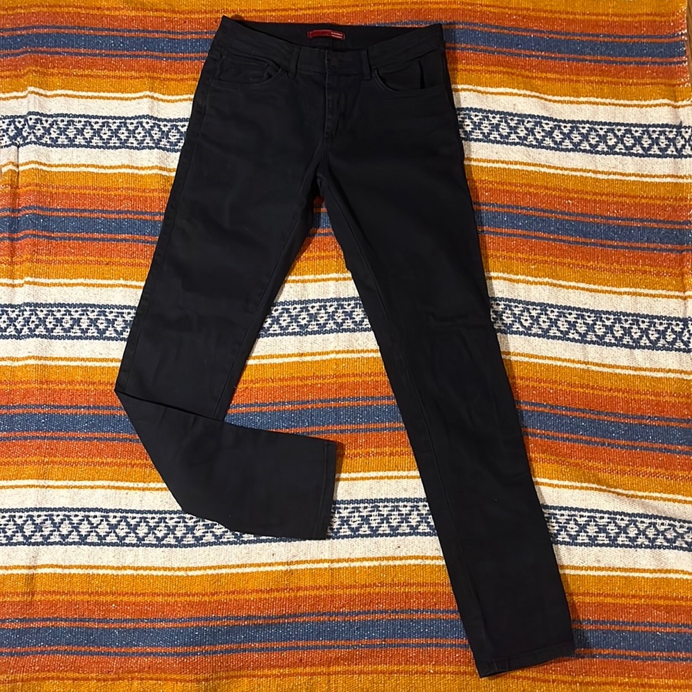 Stylish slim cut navy chinos from Zara in excellent condition!